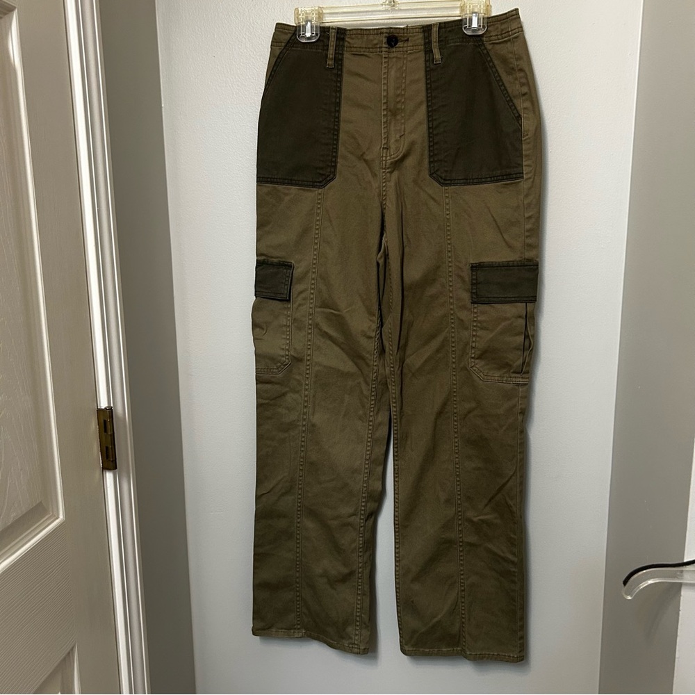 a.n.a. Highest Rise Vintage Straight Cargo Pants Size 10 Green Women’s Two Toned